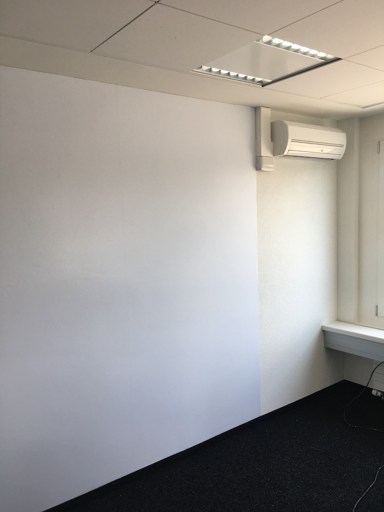 whiteboard-wall-zufriedener-kunde